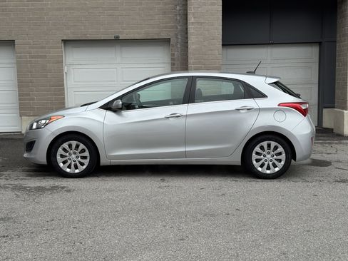 Used 2016 Hyundai Elantra GT image 2