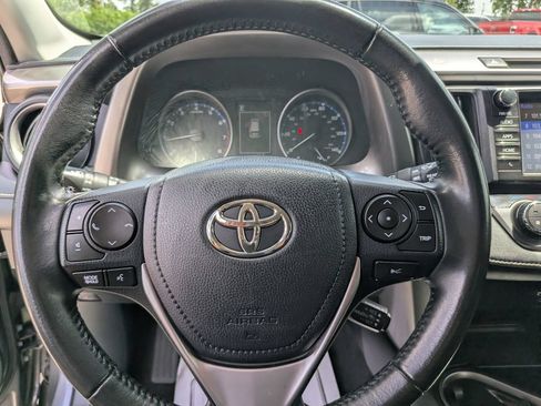 Used 2018 Toyota RAV4 XLE FWD image 31