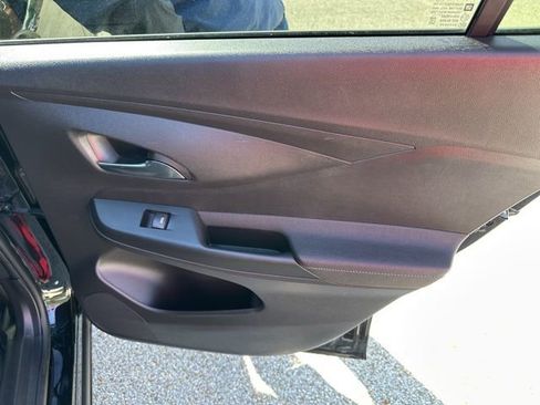 Used 2025 Buick Envista Sport Touring FWD image 38