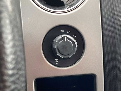 Used 2011 Ford F150 XLT w/ XLT Chrome Pkg image 25