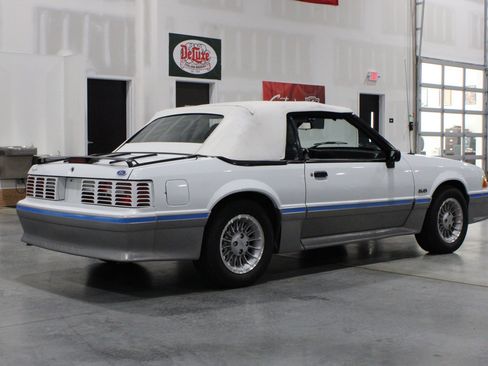 Used 1988 Ford Mustang GT RWD image 24