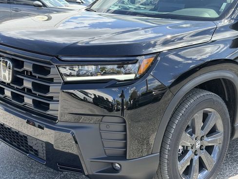 New 2026 Honda Pilot Sport image 7