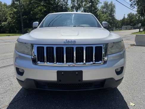 Used 2012 Jeep Grand Cherokee Laredo AWD/4WD image 4