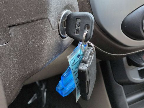 Used 2016 GMC Canyon SLE w/ SLE Convenience Package image 36