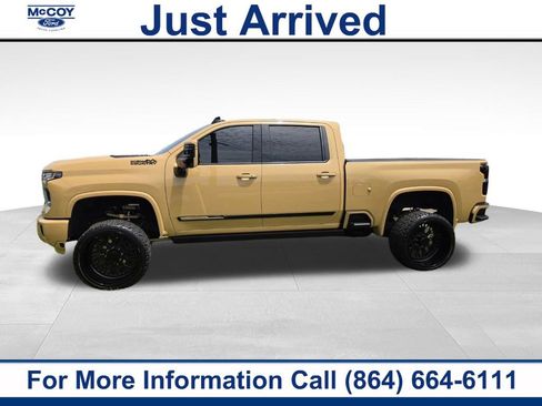 Used 2026 Chevrolet Silverado 2500 High Country w/ Midnight Edition AWD/4WD image 1