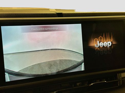 Used 2024 Jeep Wrangler Unlimited w/ Dual Top Group AWD/4WD image 22