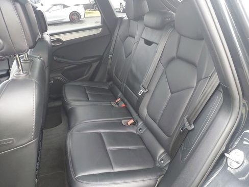 Used 2022 Porsche Macan AWD/4WD image 29