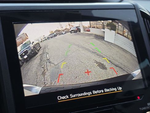 Used 2022 Subaru Crosstrek 2.5i Sport w/ Moonroof Package image 19