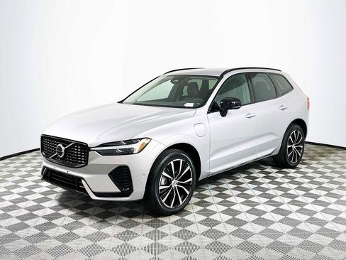 Used 2023 Volvo XC60 T8 Plus w/ Protection Package Premier AWD/4WD image 3