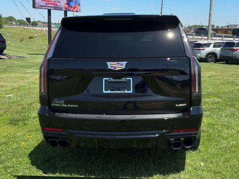 Used 2025 Cadillac Escalade V w/ LPO, Floor Liner Package AWD/4WD image 6