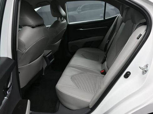 Used 2022 Toyota Camry SE FWD image 18