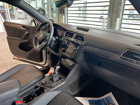Used 2024 Volkswagen Tiguan SE R-Line AWD/4WD image 24