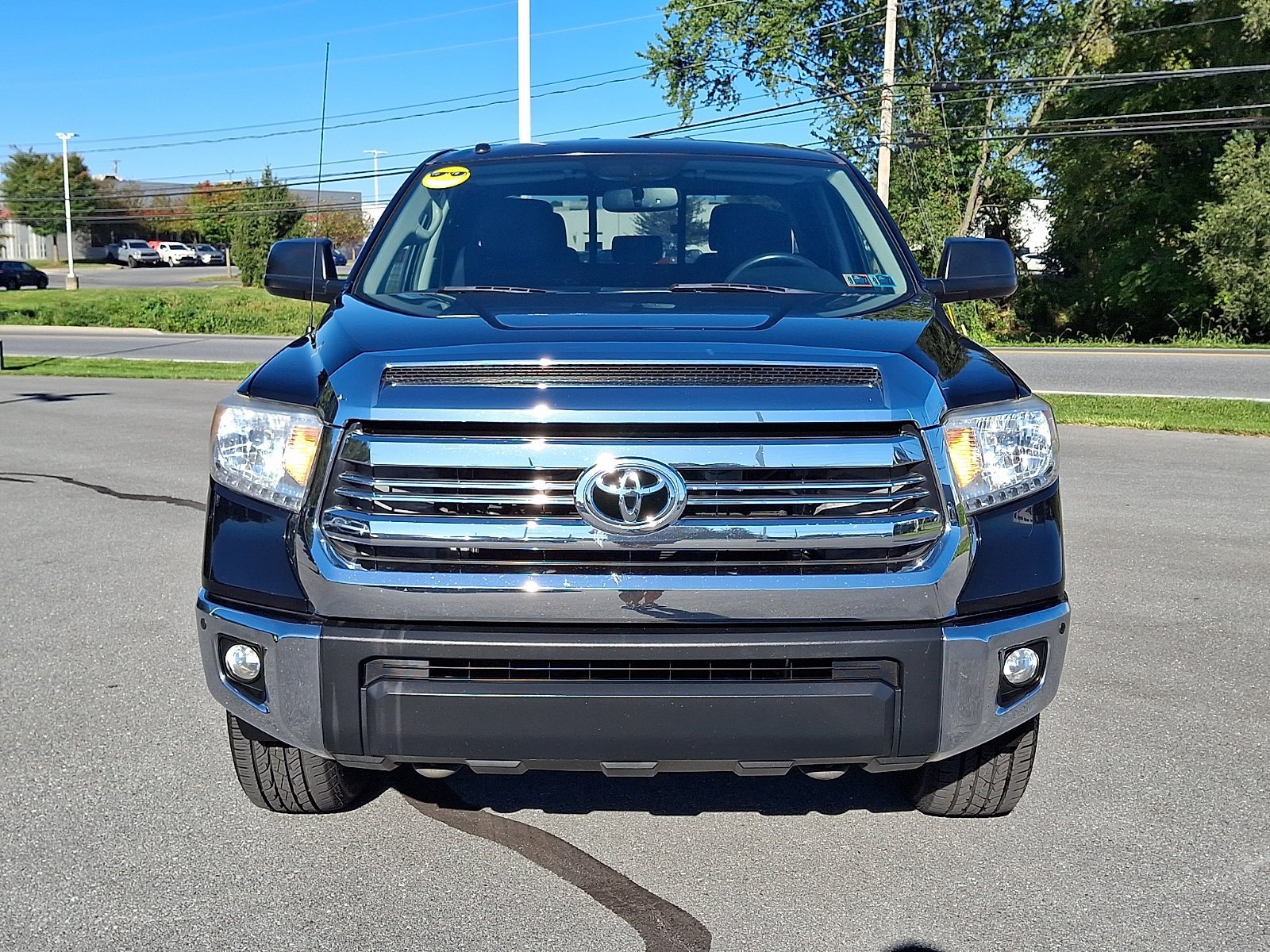 Used 2017 Toyota Tundra SR5 w/ TRD Off Road Package AWD/4WD image 2
