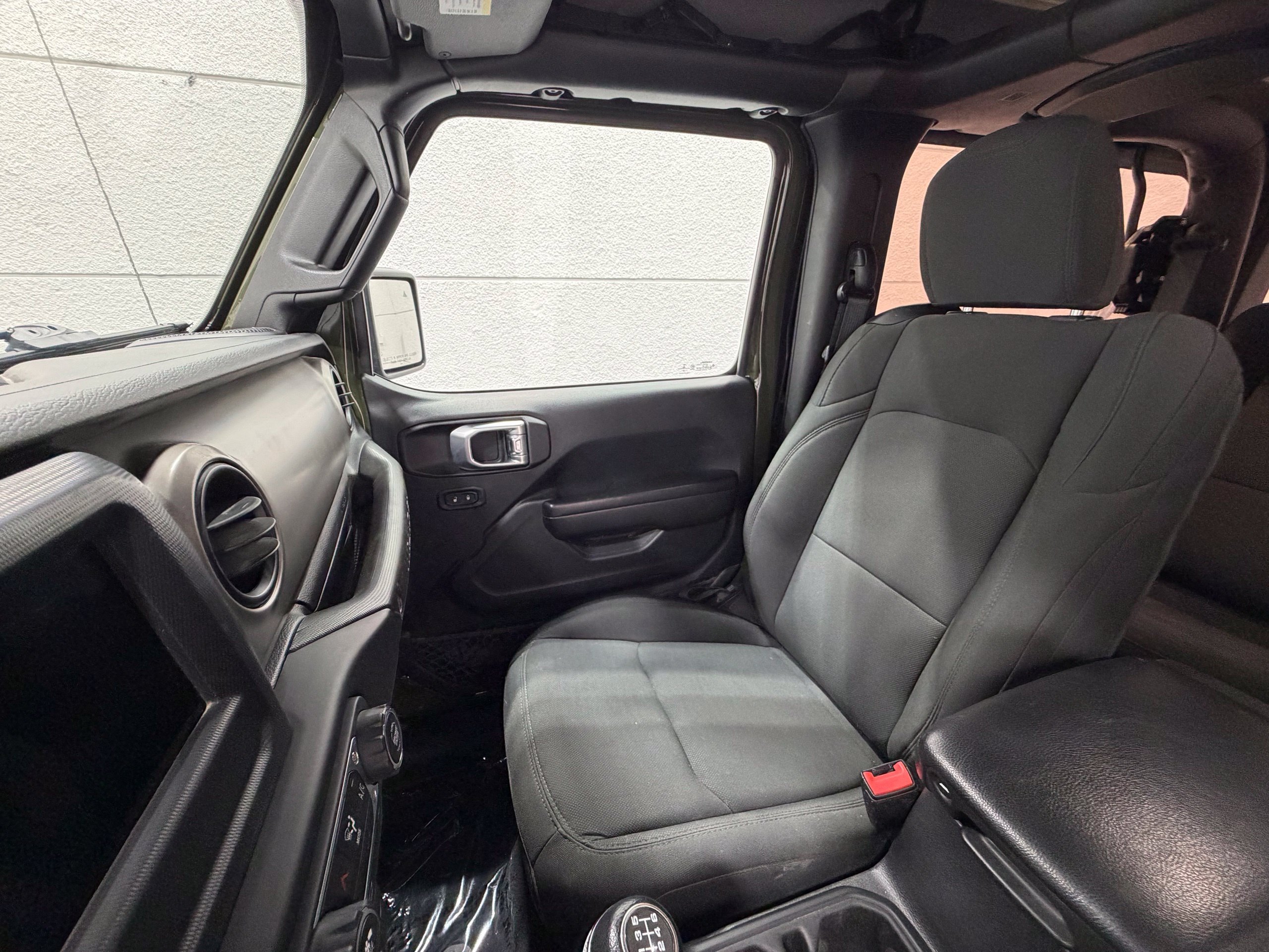 Used 2021 Jeep Wrangler Sport AWD/4WD image 33