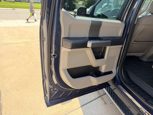 Used 2019 Ford F150 XLT w/ Equipment Group 302A Luxury AWD/4WD image 12