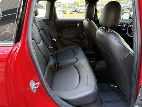 Used 2020 MINI Cooper 4-Door Hardtop w/ Premium Package image 16