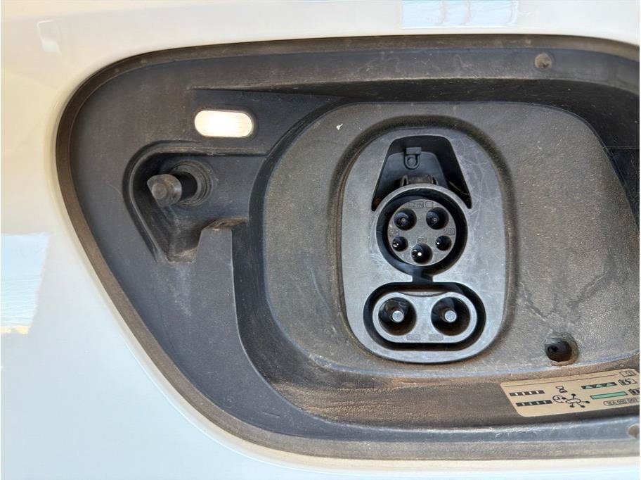 Used 2022 Volkswagen ID.4 Pro AWD/4WD image 32