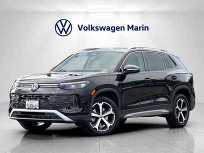 Used 2025 Volkswagen Tiguan SE