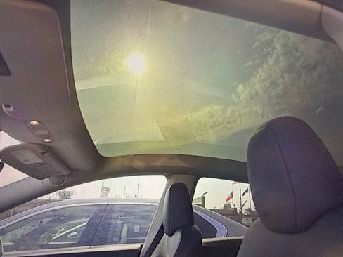Used 2024 Tesla Model Y Long Range AWD/4WD image 9