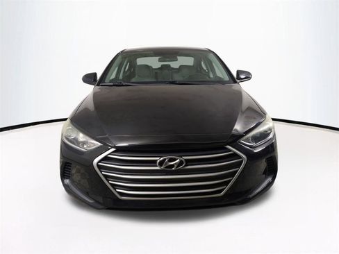 Used 2017 Hyundai Elantra SE image 3
