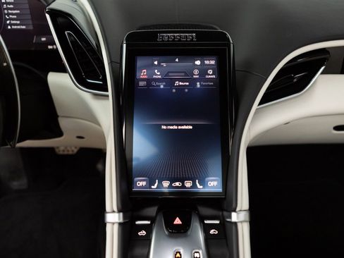 Used 2024 Ferrari Roma Spider image 79