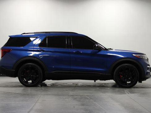 Used 2020 Ford Explorer ST w/ ST Street Pack image 3