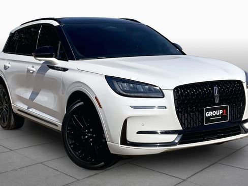 Certified 2025 Lincoln Corsair AWD w/ Equipment Group 101A image 3