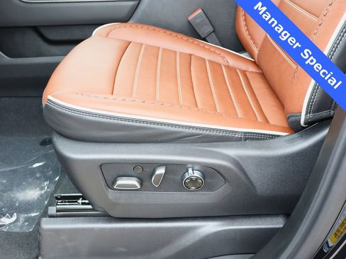 New 2025 GMC Sierra 3500 Denali Ultimate image 10