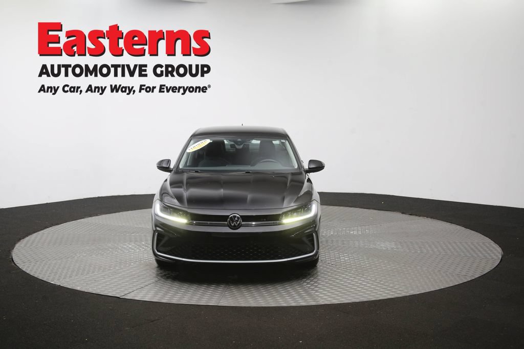 Used 2025 Volkswagen Jetta SE FWD image 53
