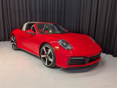 Certified 2022 Porsche 911 Targa 4S w/ Premium Package image 9