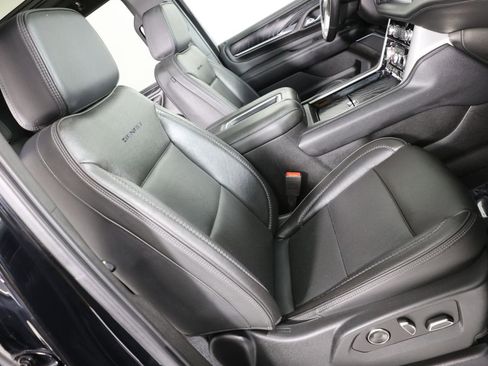 Used 2021 GMC Yukon Denali w/ Denali Premium Package AWD/4WD image 42