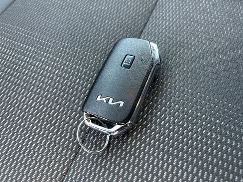 Used 2025 Kia Niro Wind FWD image 33