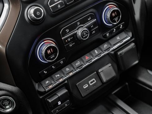 Used 2019 Chevrolet Silverado 1500 High Country w/ Technology Package image 35