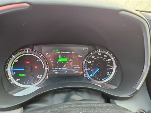 Used 2023 Toyota Highlander XLE AWD/4WD image 8