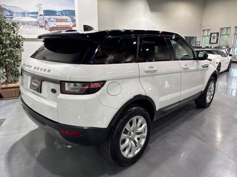 Used 2018 Land Rover Range Rover Evoque SE AWD/4WD image 3