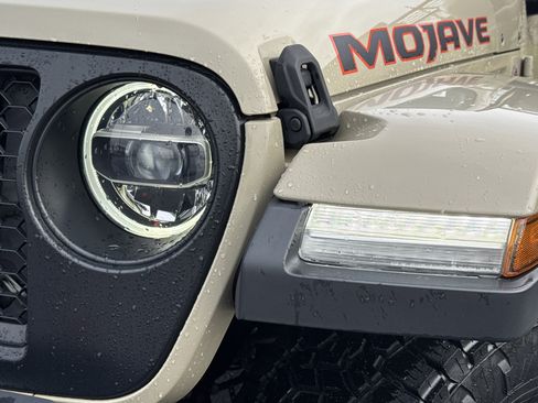 Used 2020 Jeep Gladiator Mojave image 6