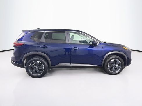 Used 2025 Nissan Rogue SV AWD/4WD image 10