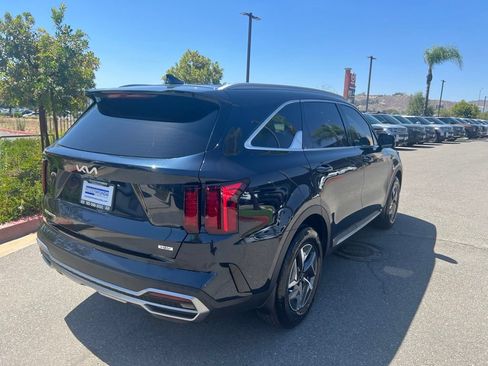 Used 2023 Kia Sorento EX FWD image 7