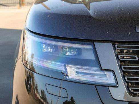 New 2026 Land Rover Range Rover SE image 14