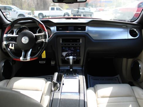 Used 2010 Ford Mustang GT RWD image 11