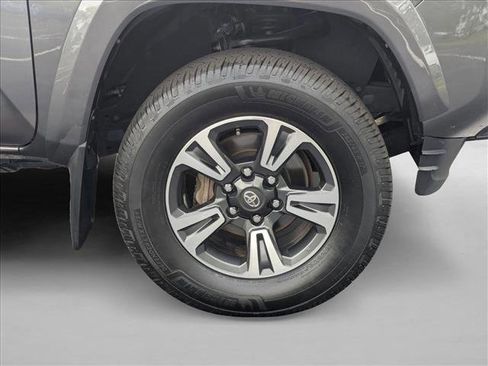 Used 2016 Toyota Tacoma TRD Sport w/ Premium & Technology Package AWD/4WD image 22