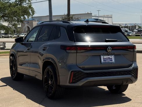 New 2026 Volkswagen Tiguan SE R-Line FWD image 7