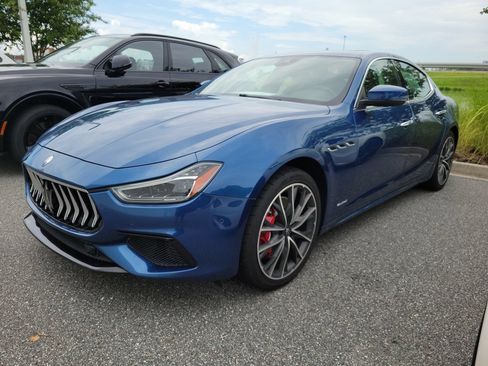 Used 2020 Maserati Ghibli S GranSport RWD image 3