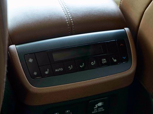 Used 2023 Nissan Pathfinder Platinum FWD image 41