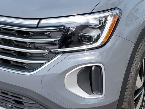 New 2026 Volkswagen Atlas SE image 10