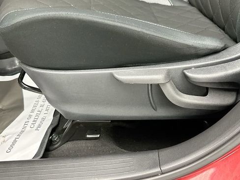 Used 2020 Nissan Kicks SV image 17