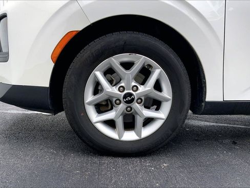 Used 2022 Kia Soul LX w/ Technology Package FWD image 9