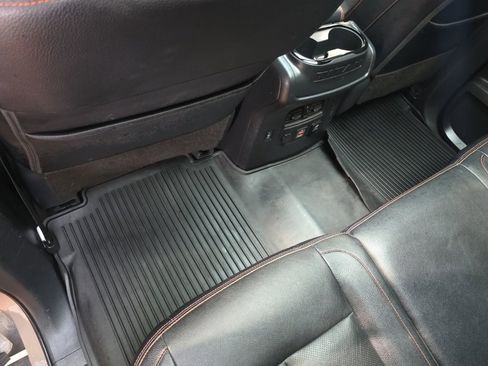 Used 2023 Nissan Titan PRO-4X w/ Pro-4x Convenience Package image 19