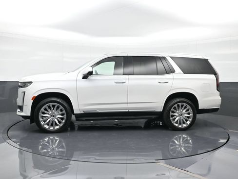 Used 2024 Cadillac Escalade Premium Luxury AWD/4WD image 5