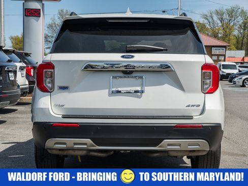 Used 2022 Ford Explorer XLT w/ Equipment Group 202A AWD/4WD image 6
